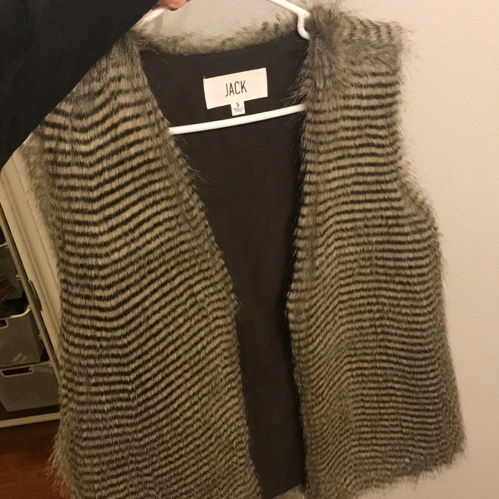 ADORABLE Fur vest!!